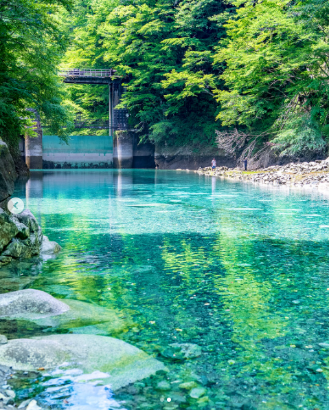 【獨家】秘魯藍澳寶．藍歐泊(神奈川湖水)｜希望之石 × 心靈修復 × 思緒淨化