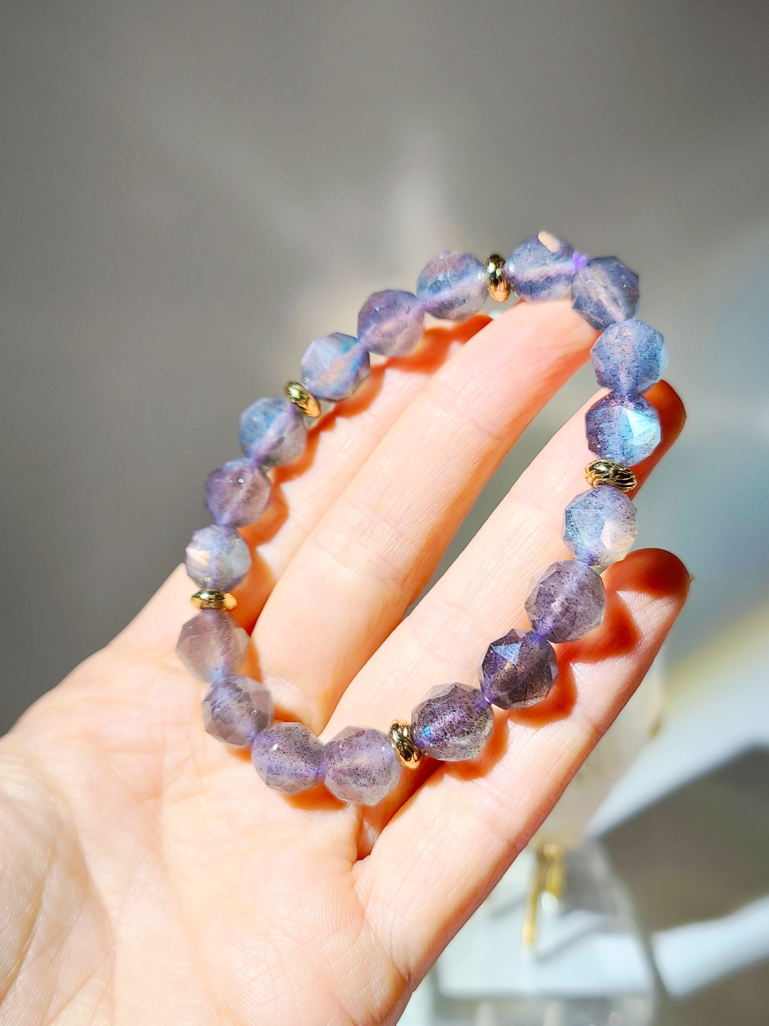紫拉長 紫拉長水晶 灰月亮 拉長石 Labradorite 拉長石功效 拉長石手鏈 桃花水晶 人緣水晶 姻緣水晶