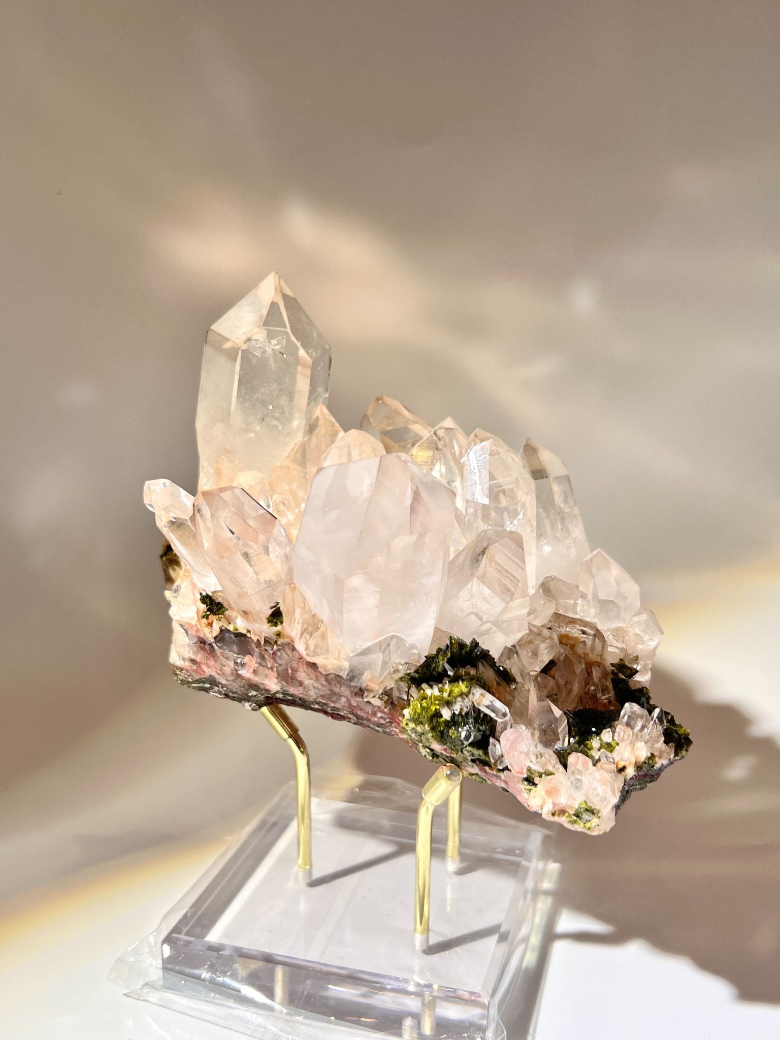 白晶簇 水晶簇 晶簇 大晶簇 白水晶 淨化消磁 水晶原石 香港水晶店 淨化手串 lemurianquartz 能量棒 clear quartz cluster 多角