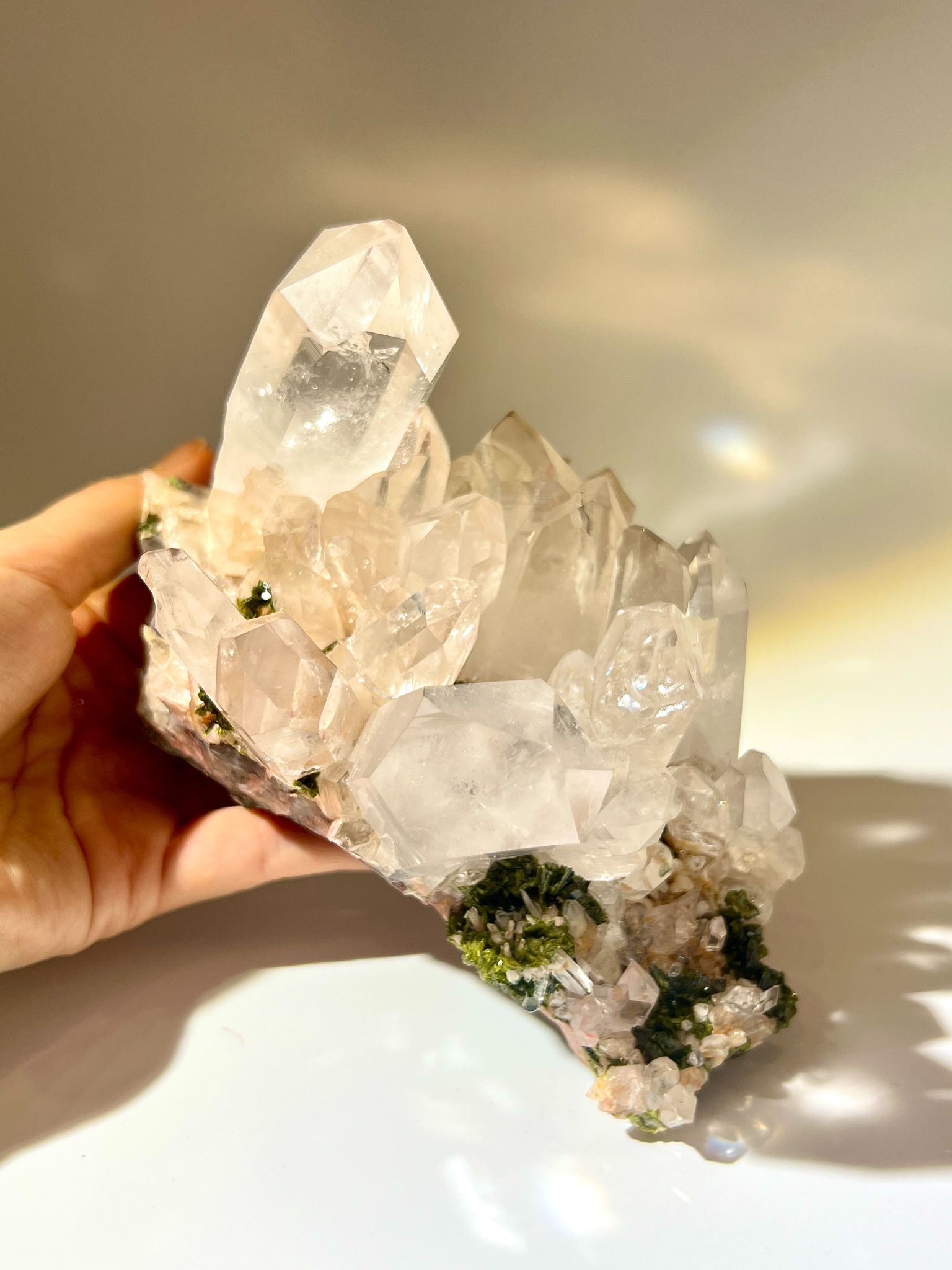 白晶簇 水晶簇 晶簇 大晶簇 白水晶 淨化消磁 水晶原石 香港水晶店 淨化手串 lemurianquartz 能量棒 clear quartz cluster 緩和情緒