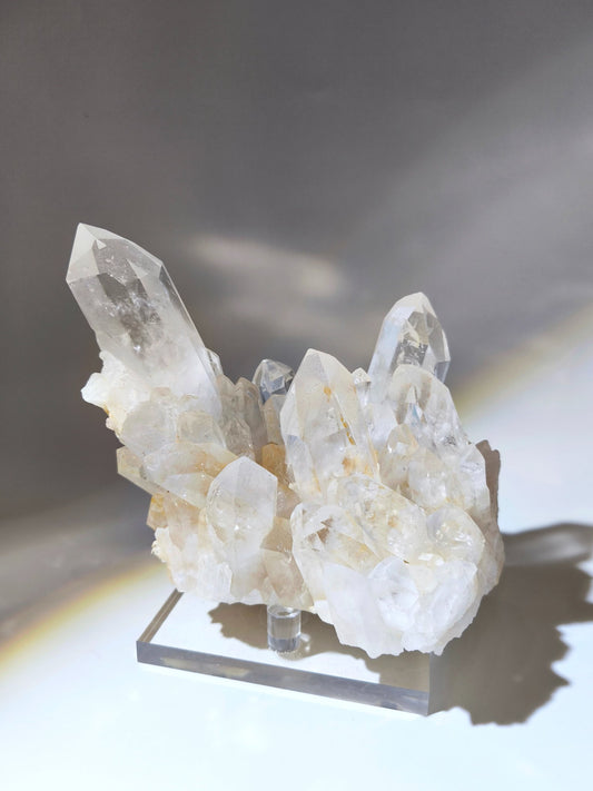 白晶簇 水晶簇 晶簇 大晶簇 白水晶 淨化消磁 水晶原石 香港水晶店 淨化手串 lemurianquartz 能量棒 clear quartz cluster 多角 提升洞察力