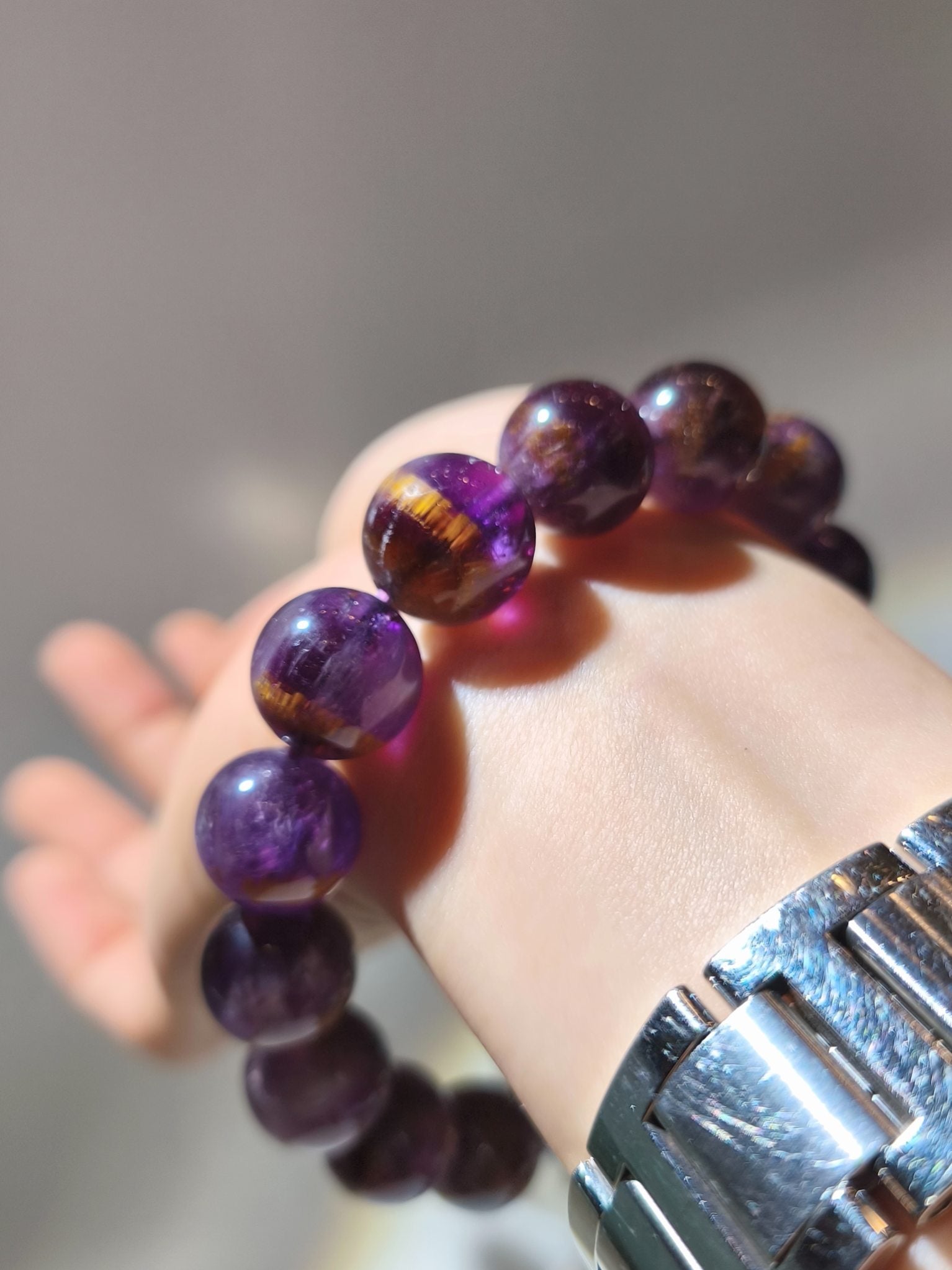 金腰帶紫鈦晶 紫鈦晶金腰帶 金腰帶 紫鈦晶 紫鈦晶功效 紫鈦晶手鏈 紫鈦水晶 茶晶 鈦晶 金髮晶 鈦晶手鏈 香港水晶 南無水晶 Amethyst Rutilated Quartz 財運亨通 招財 