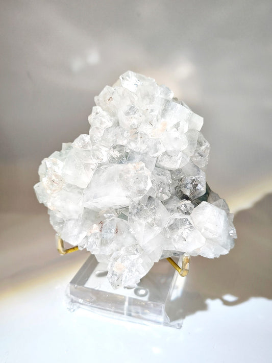Apophyllite India 鑽石魚眼石 魚眼石 印度魚眼石 水晶原石 白水晶 原石水晶 香港魚眼石 沸石 輝沸石 香港水晶
