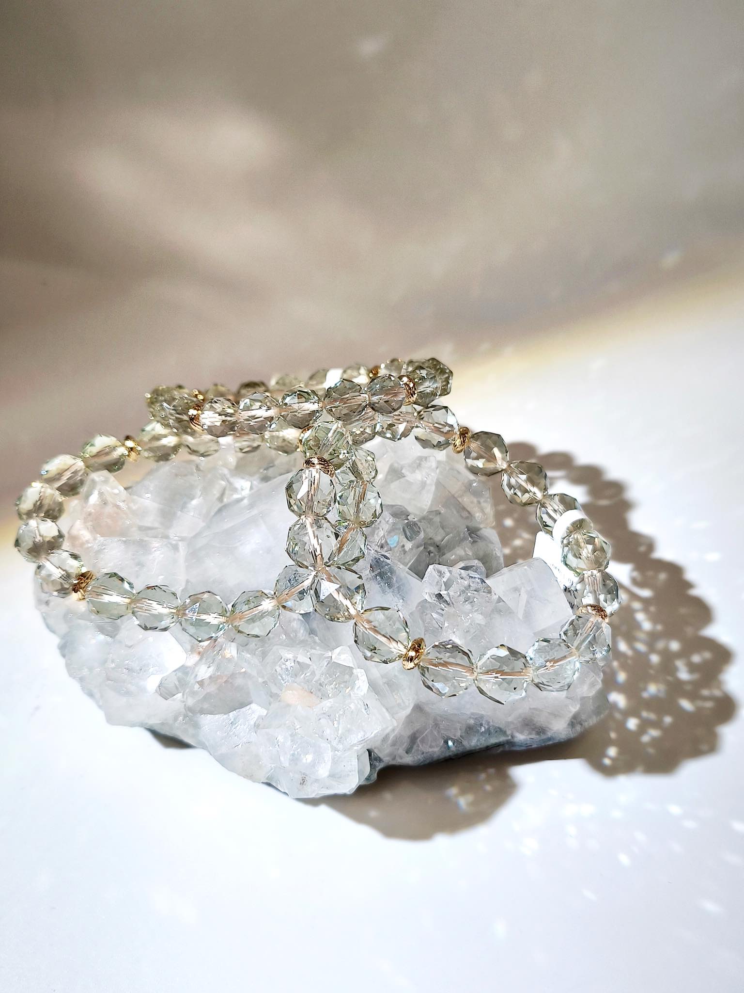 Apophyllite India 鑽石魚眼石 魚眼石 印度魚眼石 魚眼石功效 水晶原石 白水晶 原石水晶 香港魚眼石 沸石 輝沸石 招財水晶
