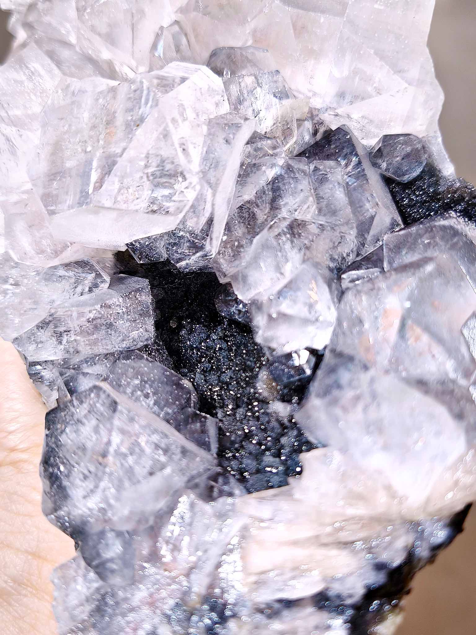 輝沸石功效 黑鑽魚眼石 黑色魚眼石 魚眼石 鑽石魚眼石 apophyllite india 原石水晶 香港魚眼石 沸石 輝沸石 能量淨化放大器