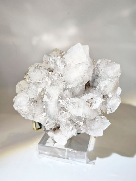 Apophyllite India 鑽石魚眼石 魚眼石 印度魚眼石 魚眼石功效 水晶原石 白水晶 原石水晶 香港魚眼石 沸石 輝沸石 