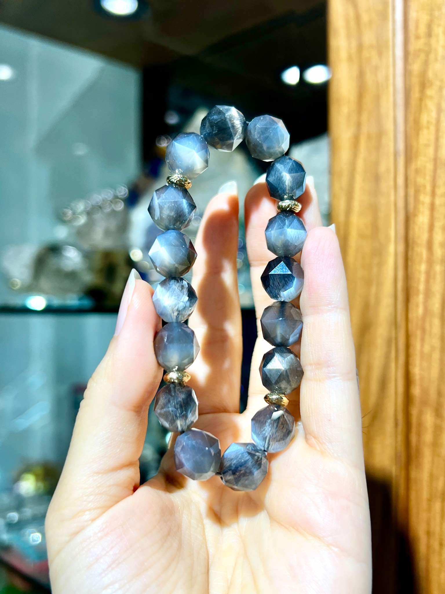 黑金太陽 太陽石 骨幹太陽 星切水晶 水晶手鏈 香港水晶店 辟邪水晶