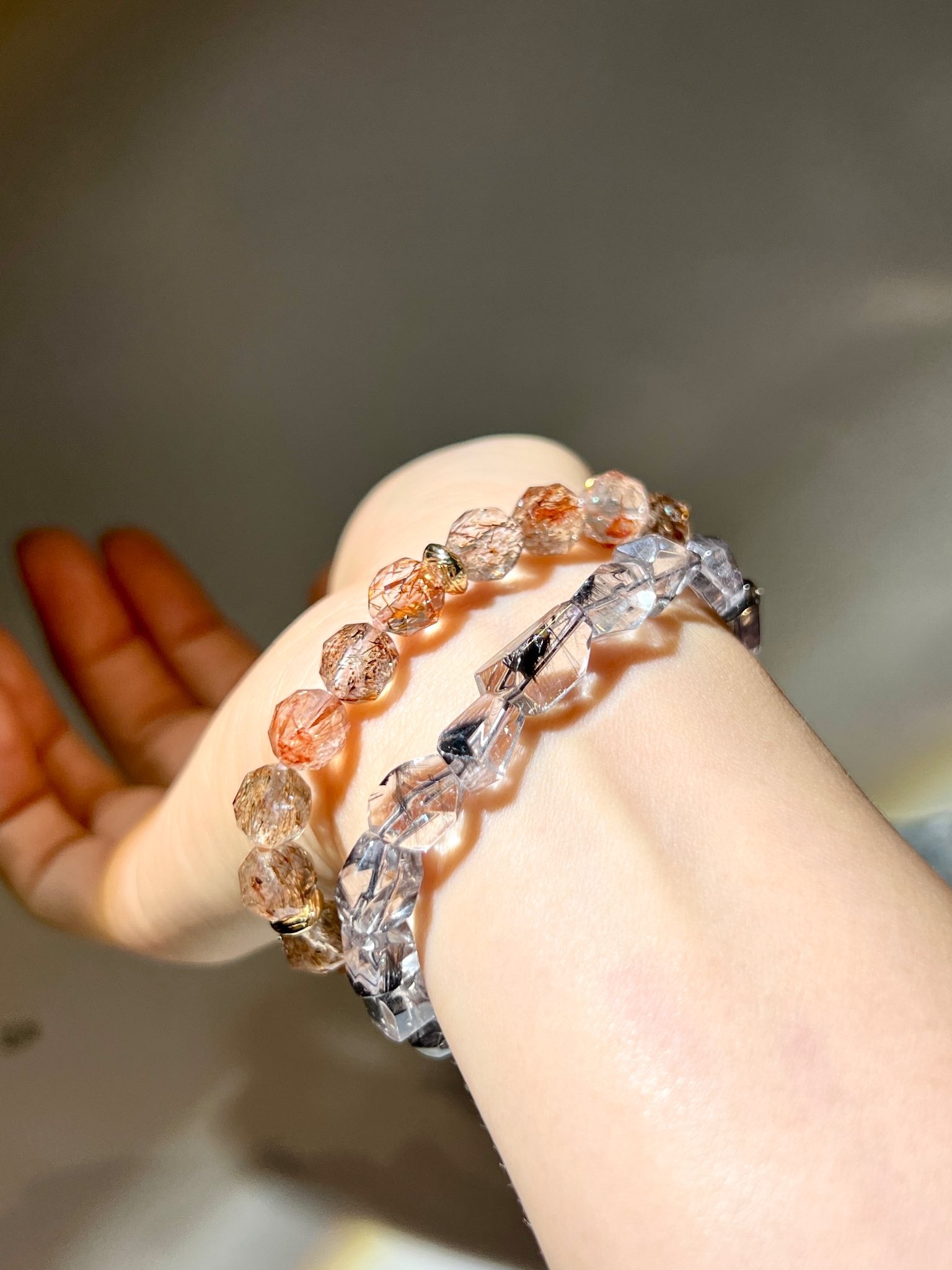 黑銀鈦 黑銀鈦有什麼功效 黑銀鈦功效 黑銀鈦水晶 黑銀鈦手鏈 南無水晶 brookite quartz