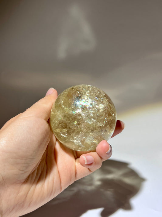 阿賽黃晶球 5.8cm 天然黃水晶球金黃色晶體桌面擺設