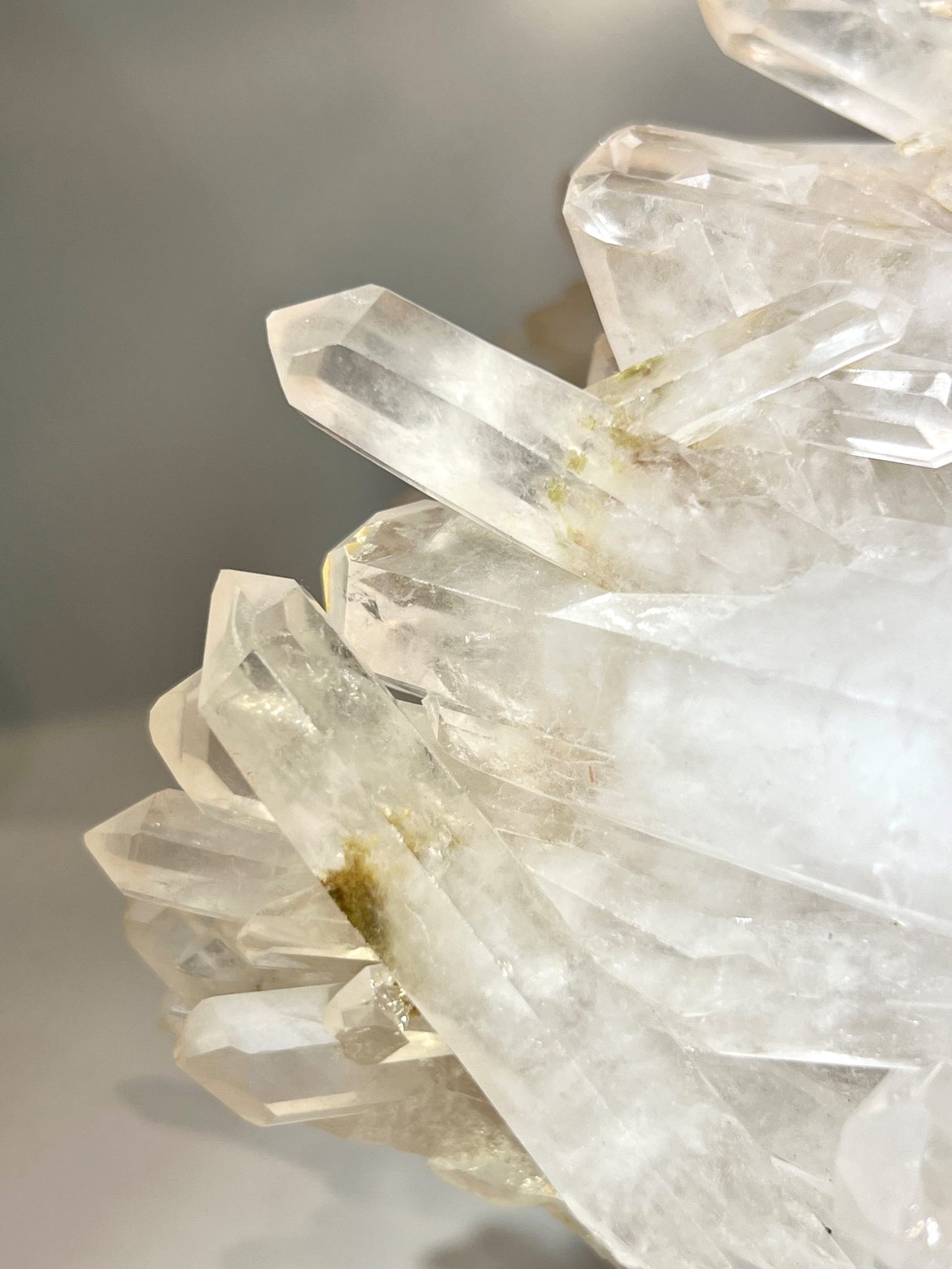 clear quartz cluster 白水晶 水晶簇 水晶店 香港水晶店 香港水晶 白晶簇 淨化水晶 家居淨化 水晶功效 水晶原石 白水晶 晶簇 晶簇功效 水晶擺設 天然水晶 水晶原石