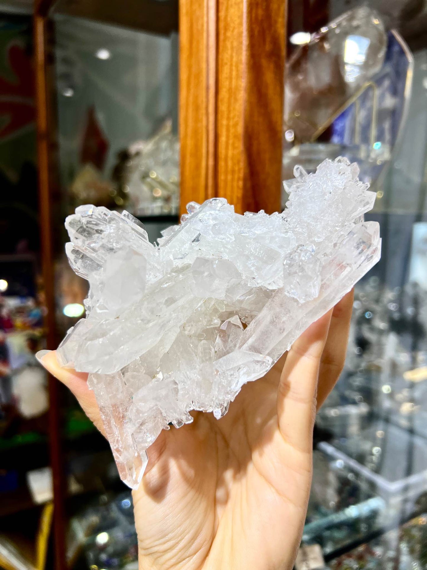 白晶簇功效 水晶店 香港水晶店 香港水晶 白晶簇 淨化水晶 家居淨化 水晶功效 水晶原石 白水晶 晶簇 淨化消磁