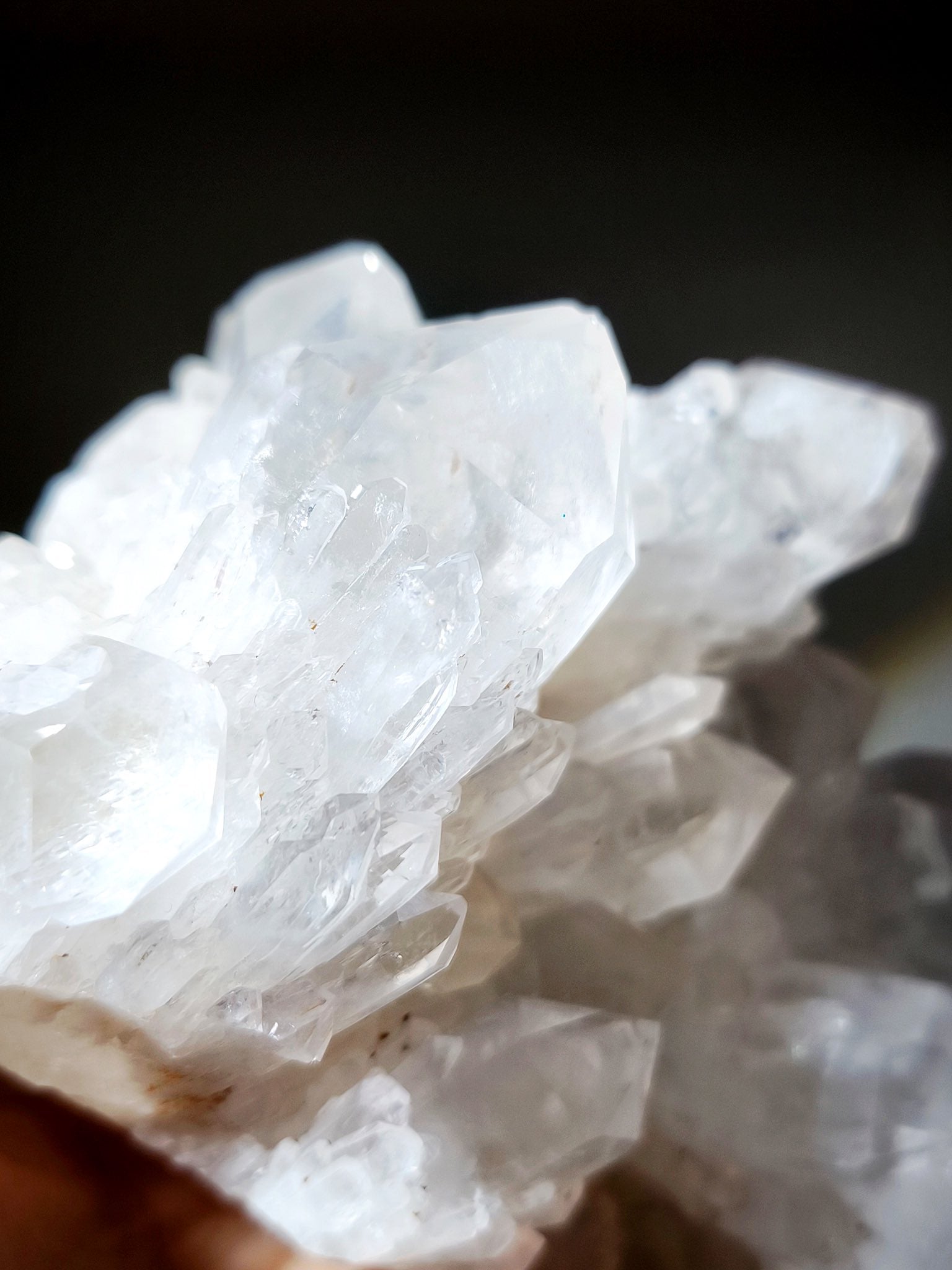 菠蘿晶簇/白水晶菠蘿晶簇(有白幽靈金字塔！超清透！) – 南無水晶