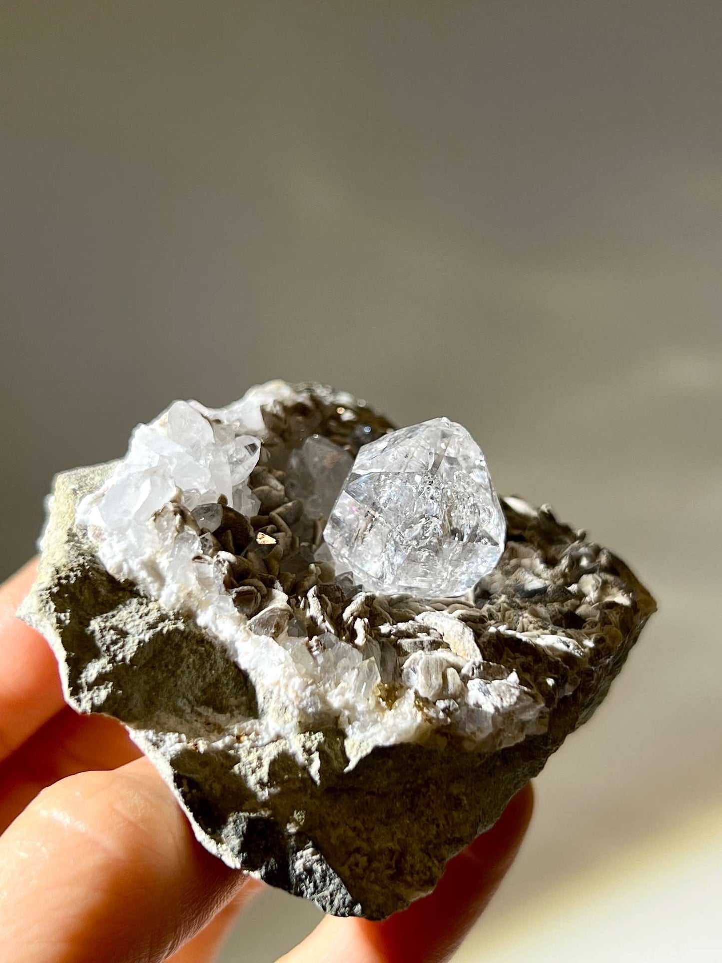 herkimerdiamond 閃靈鑽 閃靈鑽功效 香港閃靈鑽 閃靈鑽原石 閃靈鑽水晶 水晶原石 白水晶 美國閃靈鑽