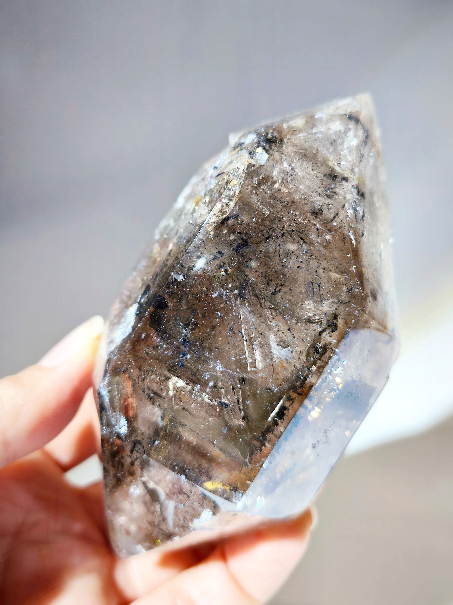 hydrocarbon herkimer diamond Hong Kong golden healer 膠花水晶 黃膠花 閃靈鑽 黑閃靈鑽 流沙閃靈鑽 水膽閃靈鑽 晶中晶 herkimerdiamond 香港水晶