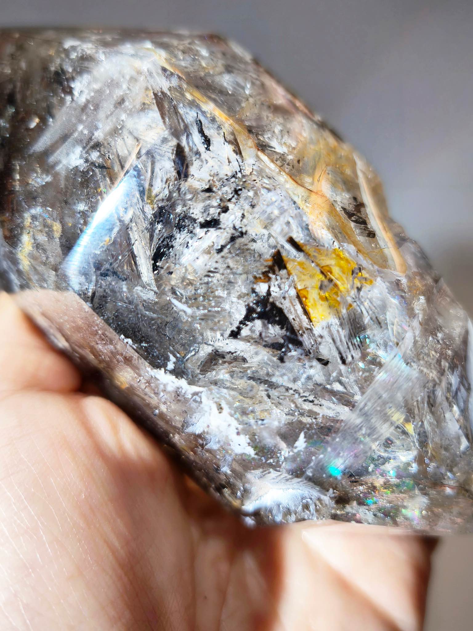 hydrocarbon herkimer diamond water inclusions