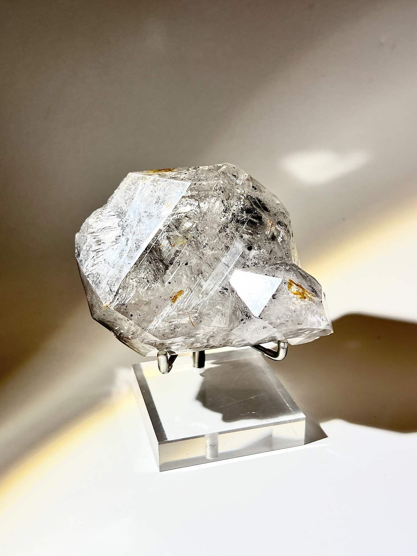 雲貴水膽石油流沙閃靈鑽原石擺件 Enhydro Quartz 全貌展示