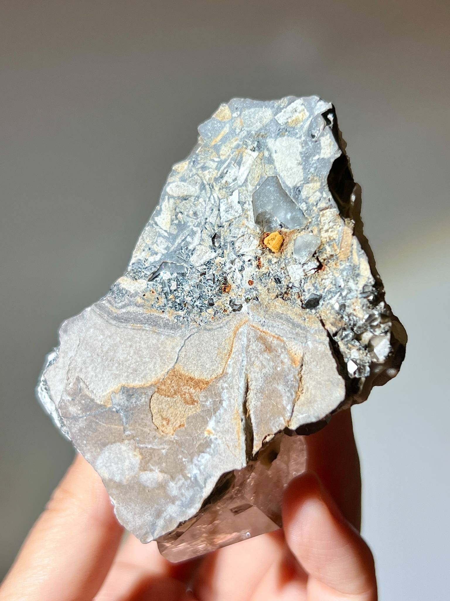 頂級美國赫基蒙閃靈鑽共生母岩孤品全貌展示 Namu Crystal 專屬拍攝