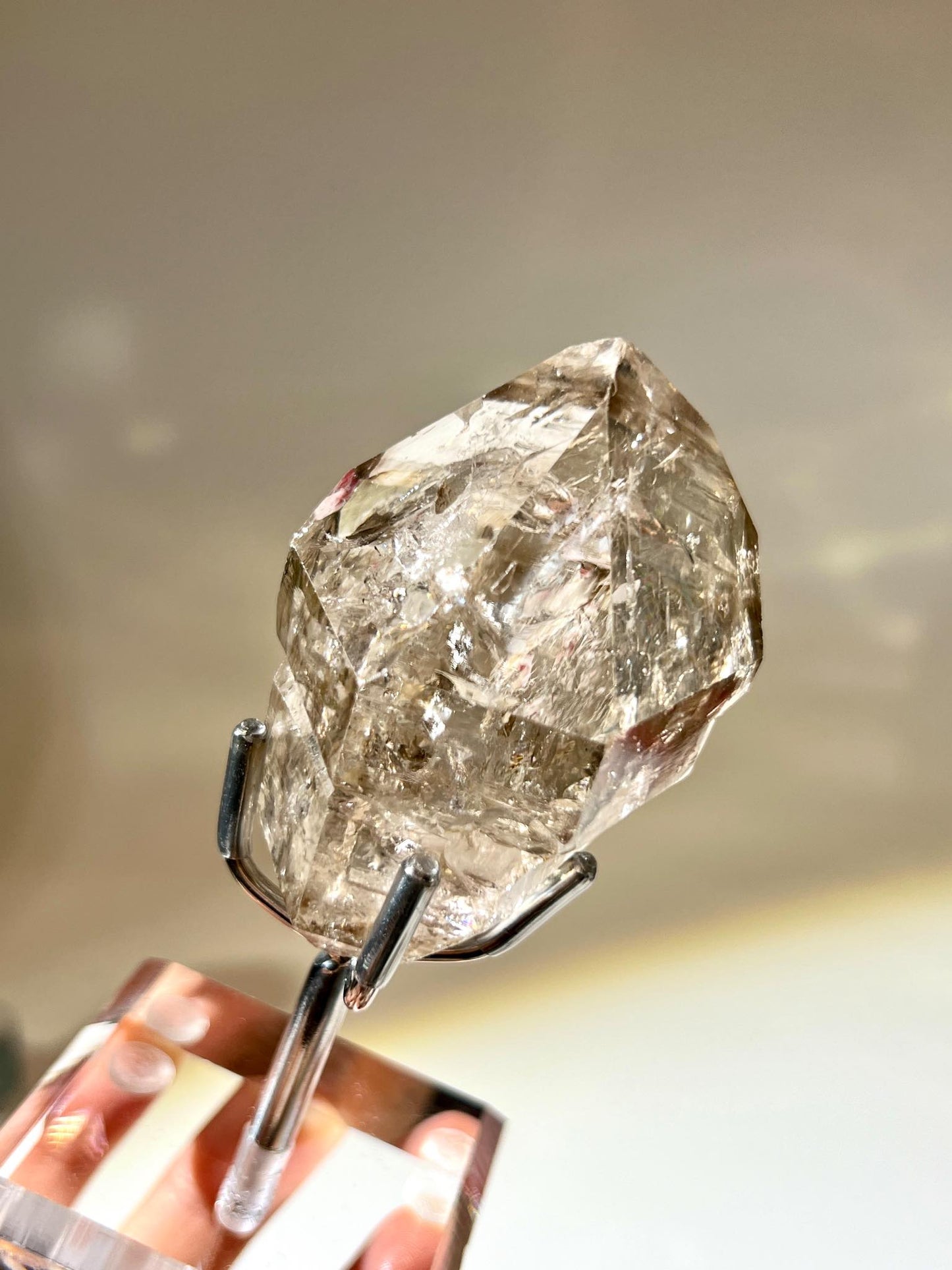 herkimerdiamond 閃靈鑽 閃靈鑽原石 閃靈鑽水晶 閃靈鑽產地 水晶原石 淨化 頂輪 香港水晶 淨化水晶 白晶 雙尖水晶