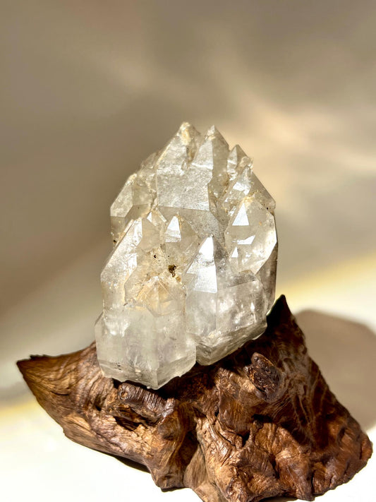 城堡水晶 教堂水晶 堡壘水晶 閃靈鑽 骨幹閃靈鑽 雲貴閃靈鑽 閃靈鑽原石 香港閃靈鑽 herkimer diamond 南無水晶