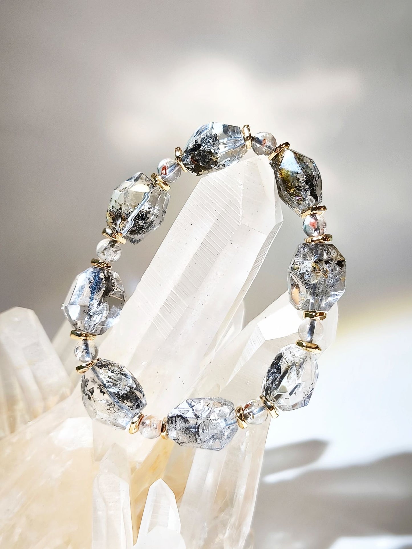 閃靈鑽 閃靈鑽手鏈 閃靈鑽真假 雲貴閃靈鑽 香港閃靈鑽 herkimerdiamond 膠花水晶 黃膠花