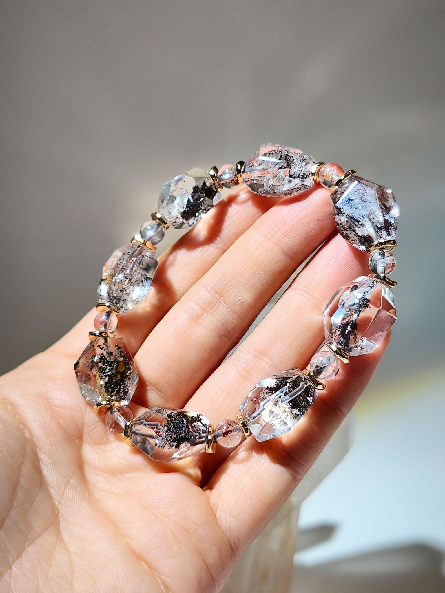 閃靈鑽 閃靈鑽手鏈 閃靈鑽真假 雲貴閃靈鑽 香港閃靈鑽 herkimerdiamond 膠花水晶 黃膠花 什麼是閃靈鑽