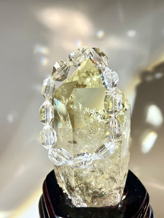 什麼是閃靈鑽 閃靈鑽有什麼功效 閃靈鑽可以淨化嗎 閃靈鑽功效 閃靈鑽 香港閃靈鑽 what is herkimerdiamond 閃靈鑽水晶