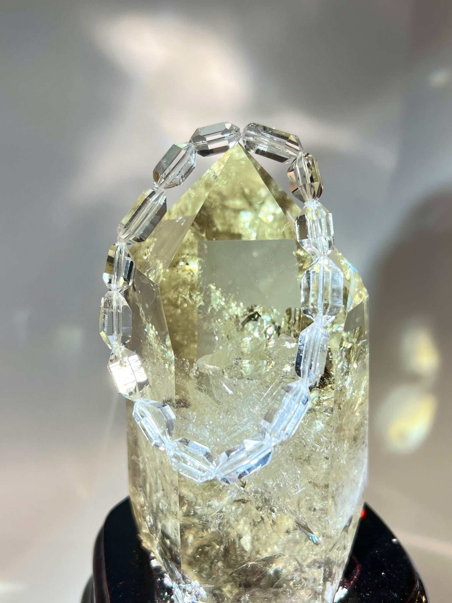 哥倫比亞 Pb 礦區雷姆利亞原石手串・正面展示圖 lemurian quartz bracelet