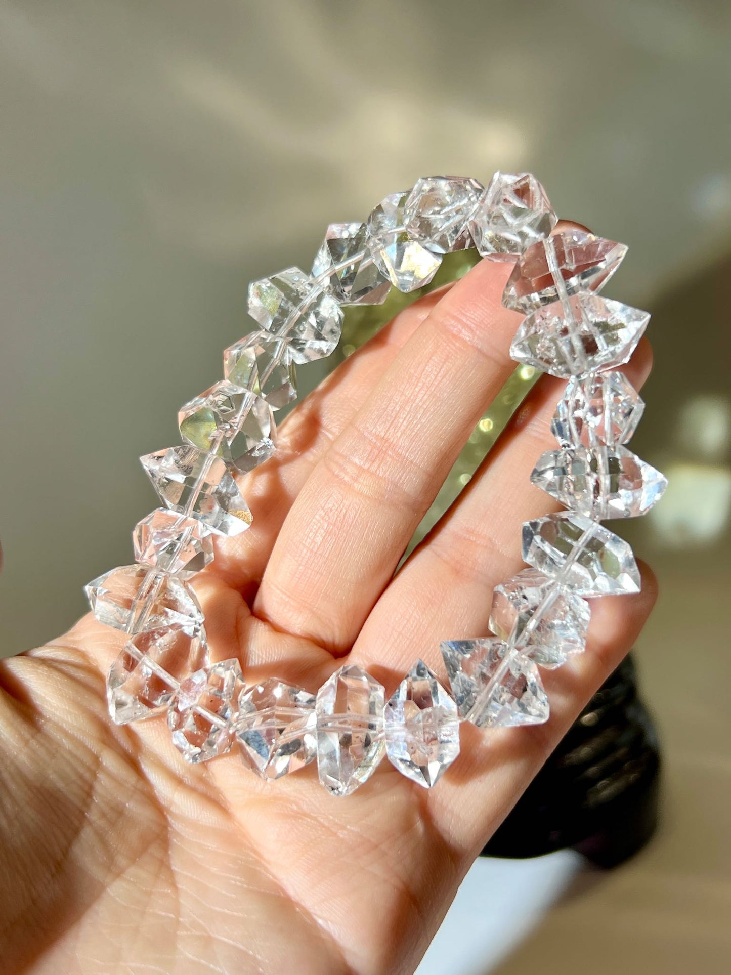 什麼是閃靈鑽 閃靈鑽有什麼功效 閃靈鑽有什麼產地  閃靈鑽手鏈  閃靈鑽水晶 herkimerdiamond