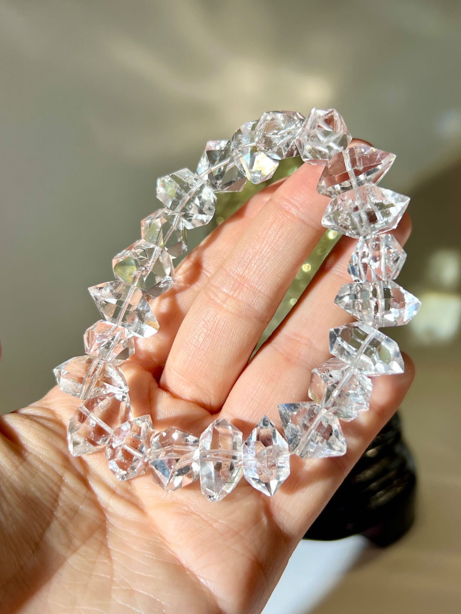 什麼是閃靈鑽 閃靈鑽有什麼功效 閃靈鑽有什麼產地  閃靈鑽手鏈  閃靈鑽水晶 herkimerdiamond