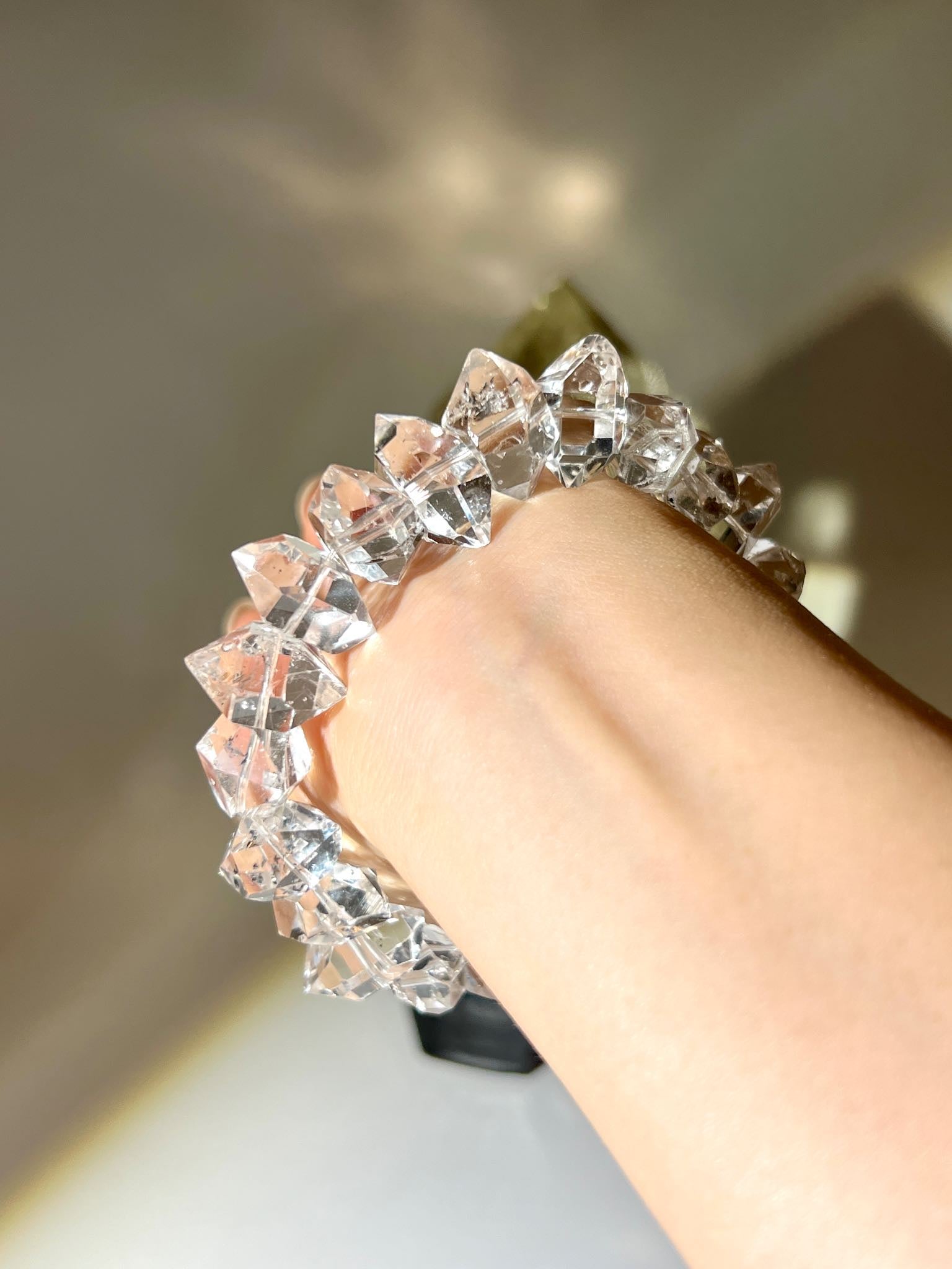 什麼是閃靈鑽 閃靈鑽有什麼功效 閃靈鑽有什麼產地  如何與閃靈鑽淨化 閃靈鑽原石 閃靈鑽 herkimerdiamond