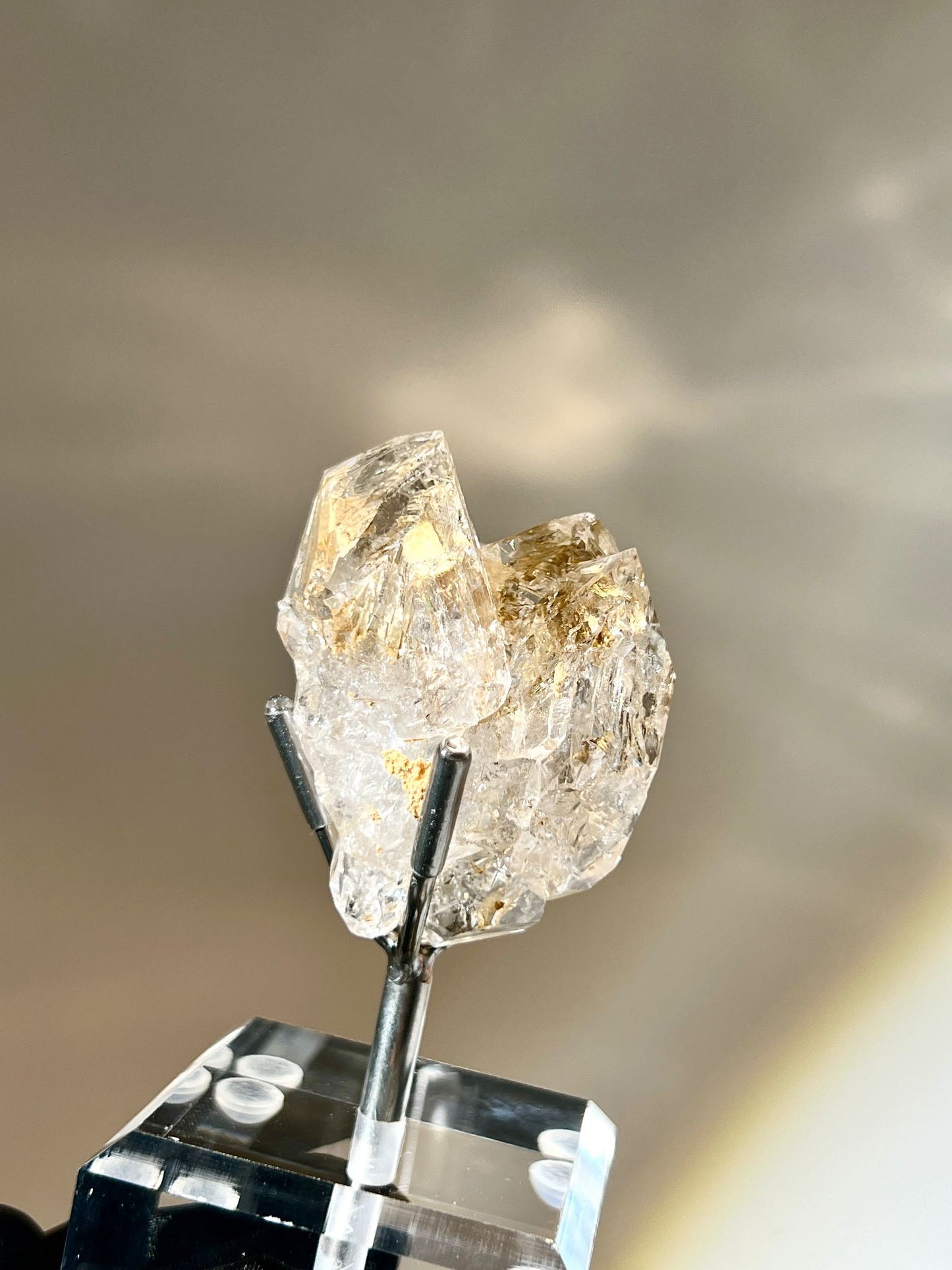 herkimerdiamond 閃靈鑽 美國閃靈鑽 巴基斯坦閃靈鑽 黃泥閃靈鑽 閃靈鑽原石 閃靈鑽水晶 水晶原石 香港水晶店 骸骨水晶 骸骨閃靈鑽 淨化原石 白水晶