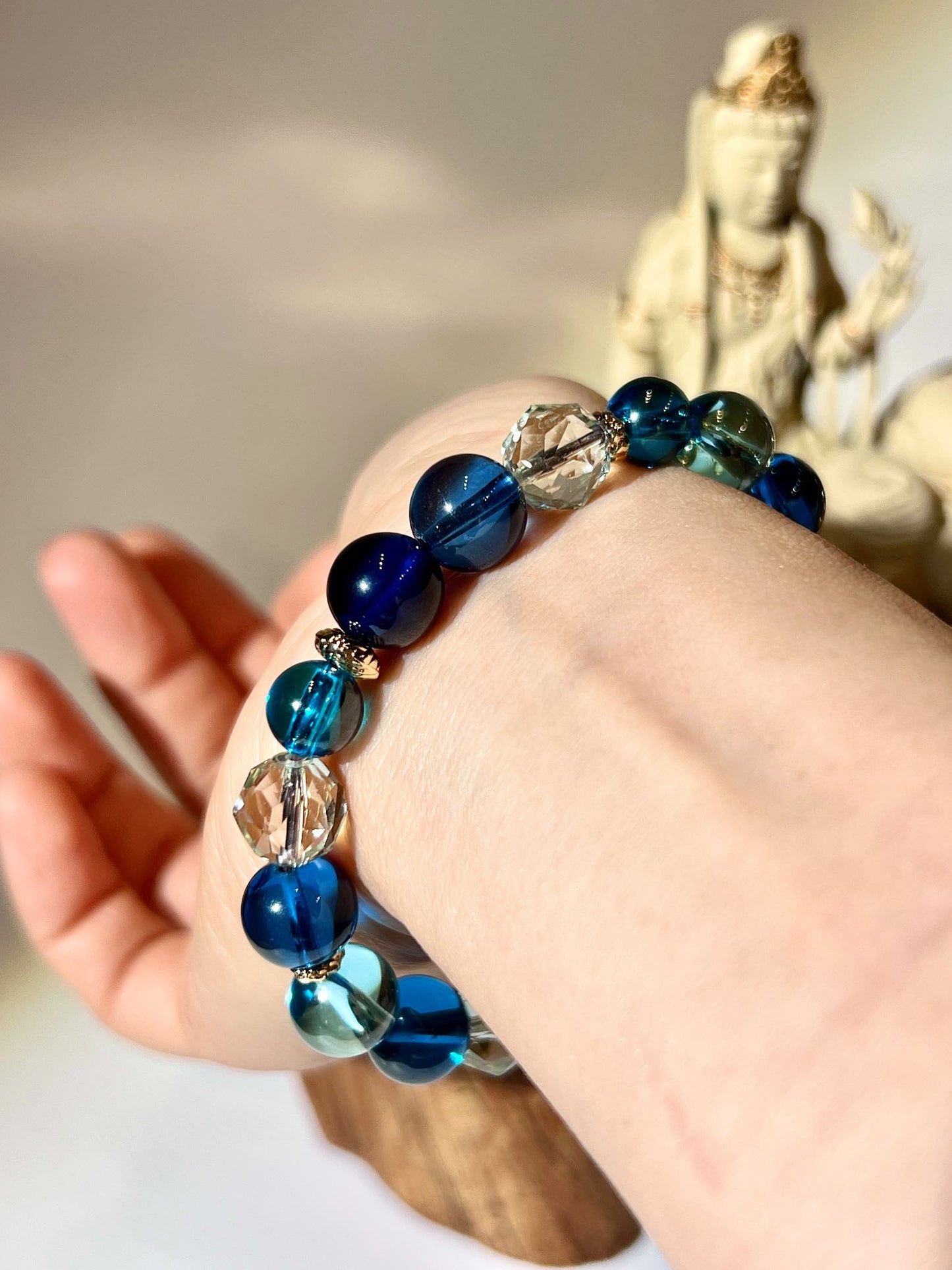 Blue nagas eye Bracelet with Green Arusha Cut