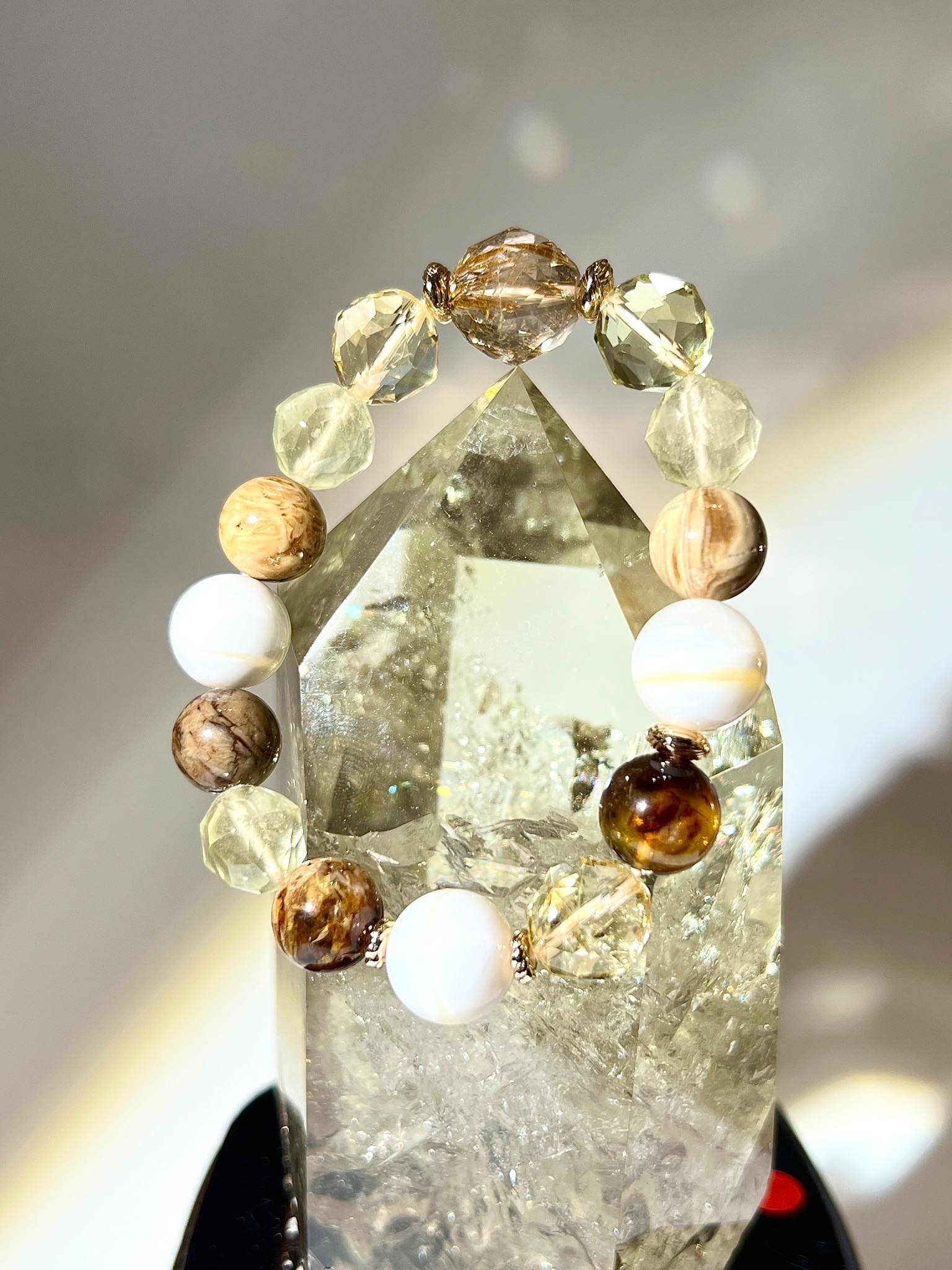 鈦晶有什麼功效 黃晶可以招財嗎 琥珀蜜蠟真假難辨 南無水晶 香港水晶