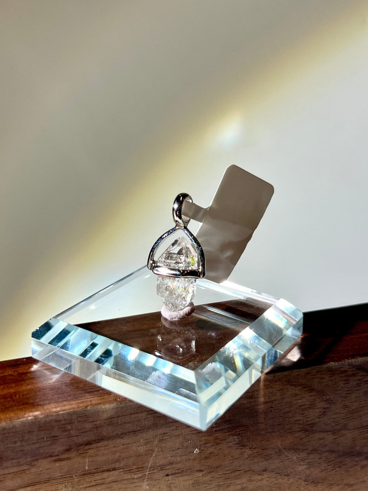 巴基斯坦油膽閃靈鑽吊墜 PH03｜Pakimer Diamond｜展示油膽位置與銀扣輪廓