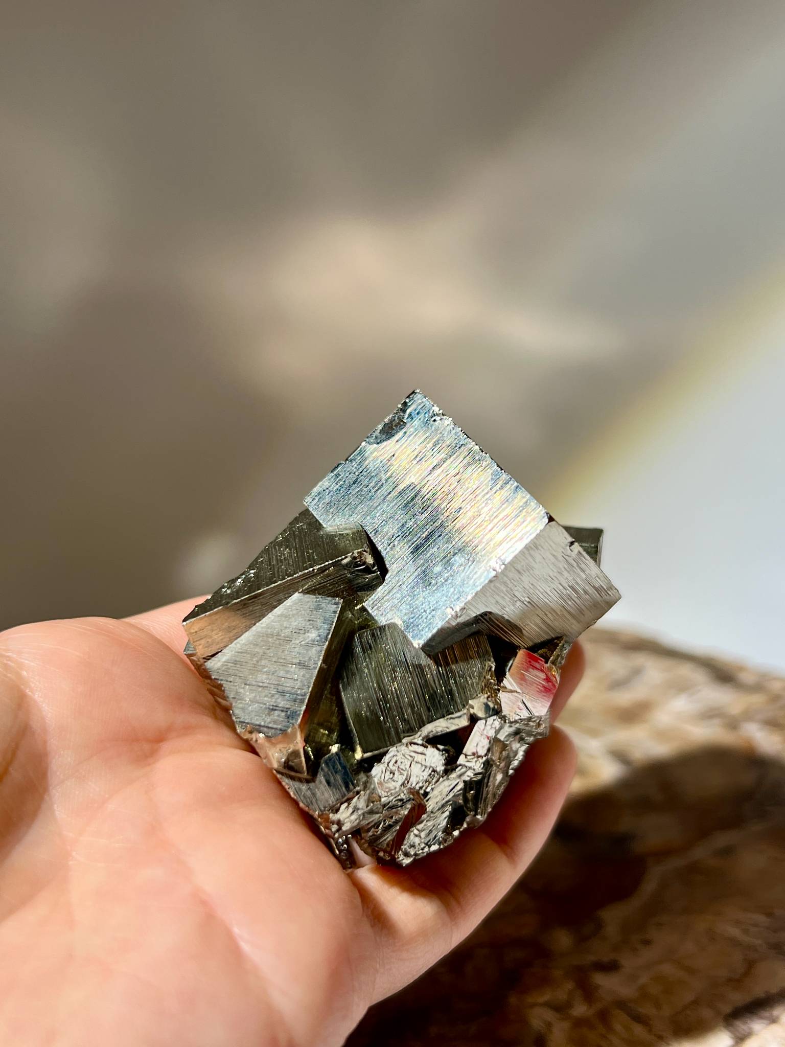 招財 黃金 黃鐵礦 愚人金 招財水晶 財運水晶 提升運氣 財富 金錢能量 秘魯黃鐵礦 pyrite 太陽輪 黃色原石 能量提升 秘魯黃鐵礦能量 鏈接大地能量 提升與大地的連結 中款黃鐵礦