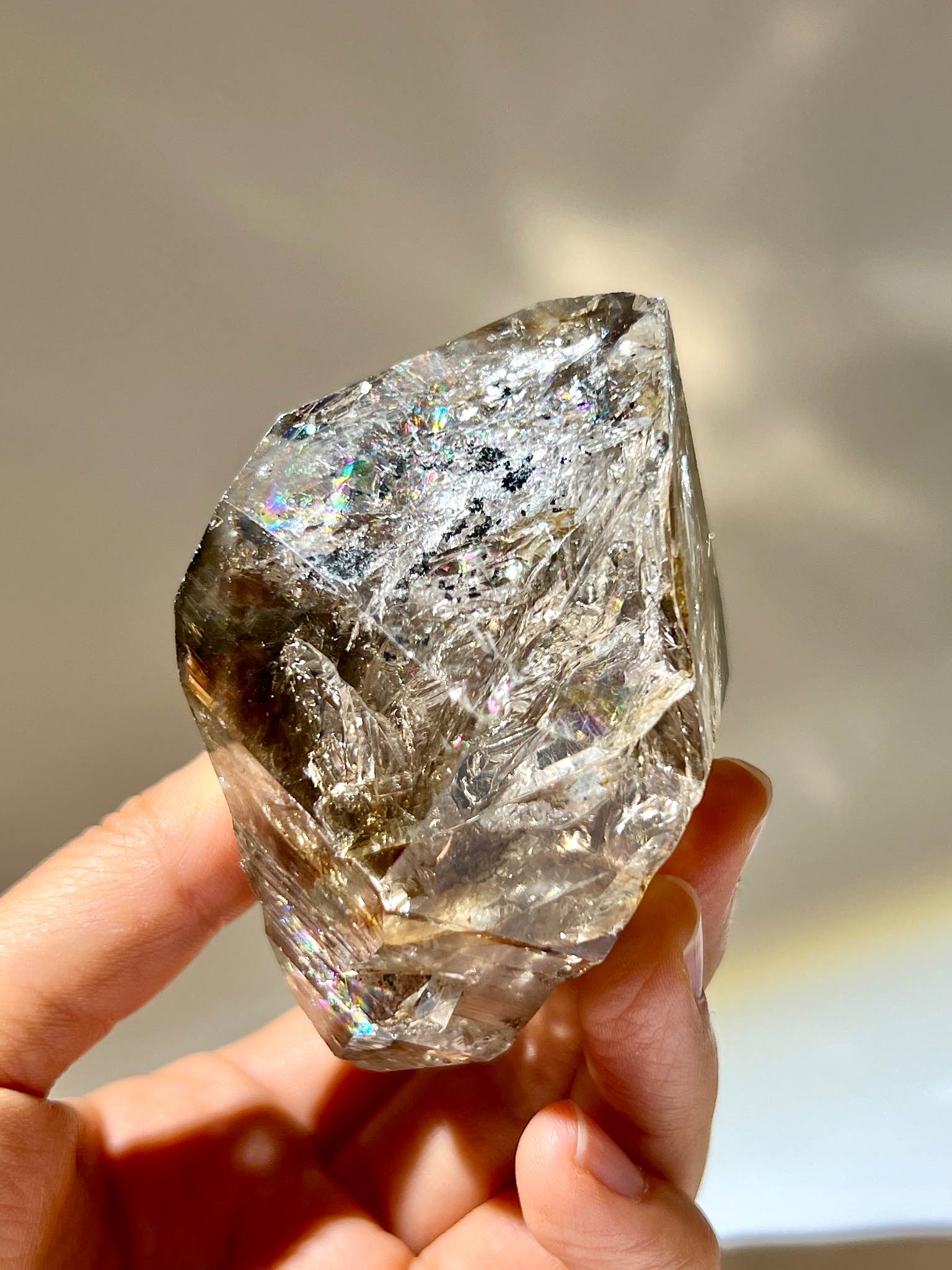 彩虹水晶 閃靈鑽 閃靈鑽功效 香港閃靈鑽 閃靈鑽產地 閃靈鑽淨化 閃靈鑽原石 淨化水晶 水晶原石 香港水晶店 香港水晶 herkimerdiamond 南無水晶