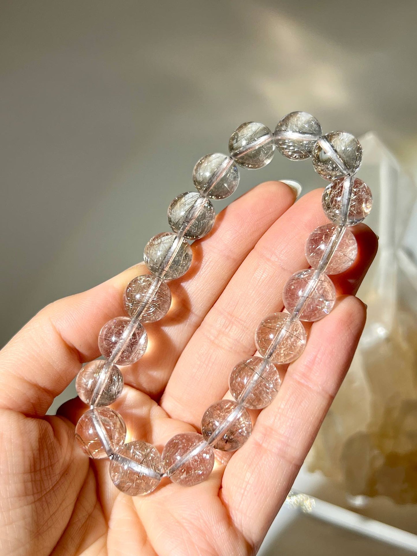 銀髮晶/白髮晶/魔鬼髮晶 11.3MM (平衡剛烈氣場・調和暴躁脾氣・柔化個人氣質)