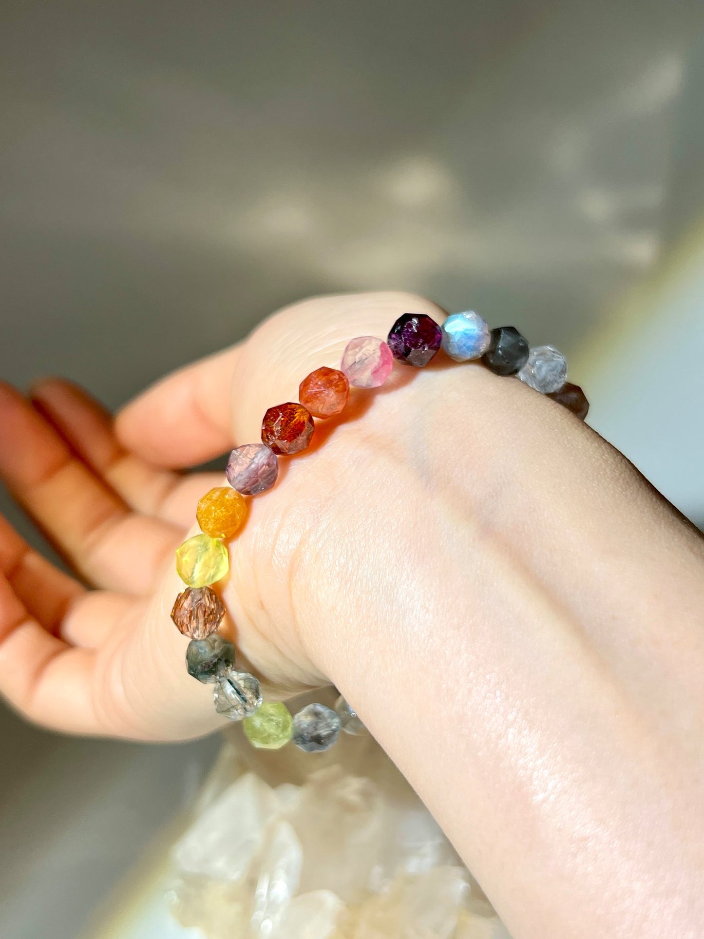 seven chakra crystal bracelet七輪水晶 七色水晶有什麼功效 五行水晶 南無水晶 七輪水晶手鏈