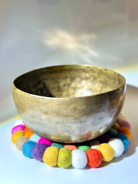 Nepal singing bowl 頌缽有什麼功效 頌缽療癒課程 香港頌缽 頌缽功效 尼泊爾頌缽 滿月缽 淨化七輪