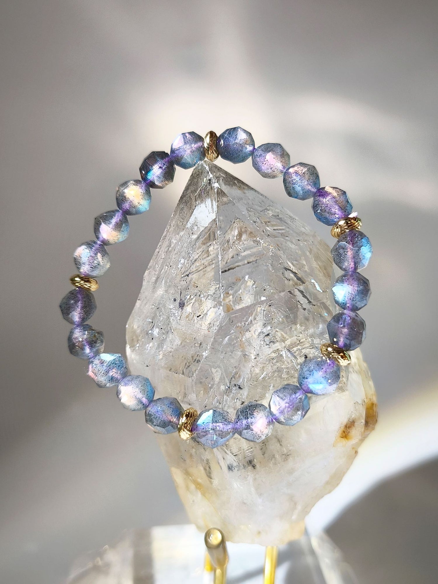 紫色拉長石 紫拉長石 紫拉長 紫拉長水晶 灰月亮 拉長石 Labradorite 拉長石功效 拉長石手鏈 桃花水晶 人緣水晶 姻緣水晶 紫拉長手鏈 purple labradorite