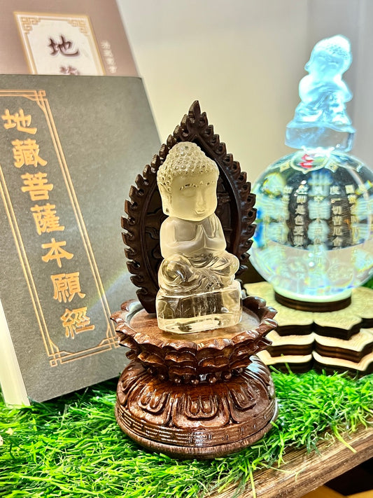 黃晶佛雕像