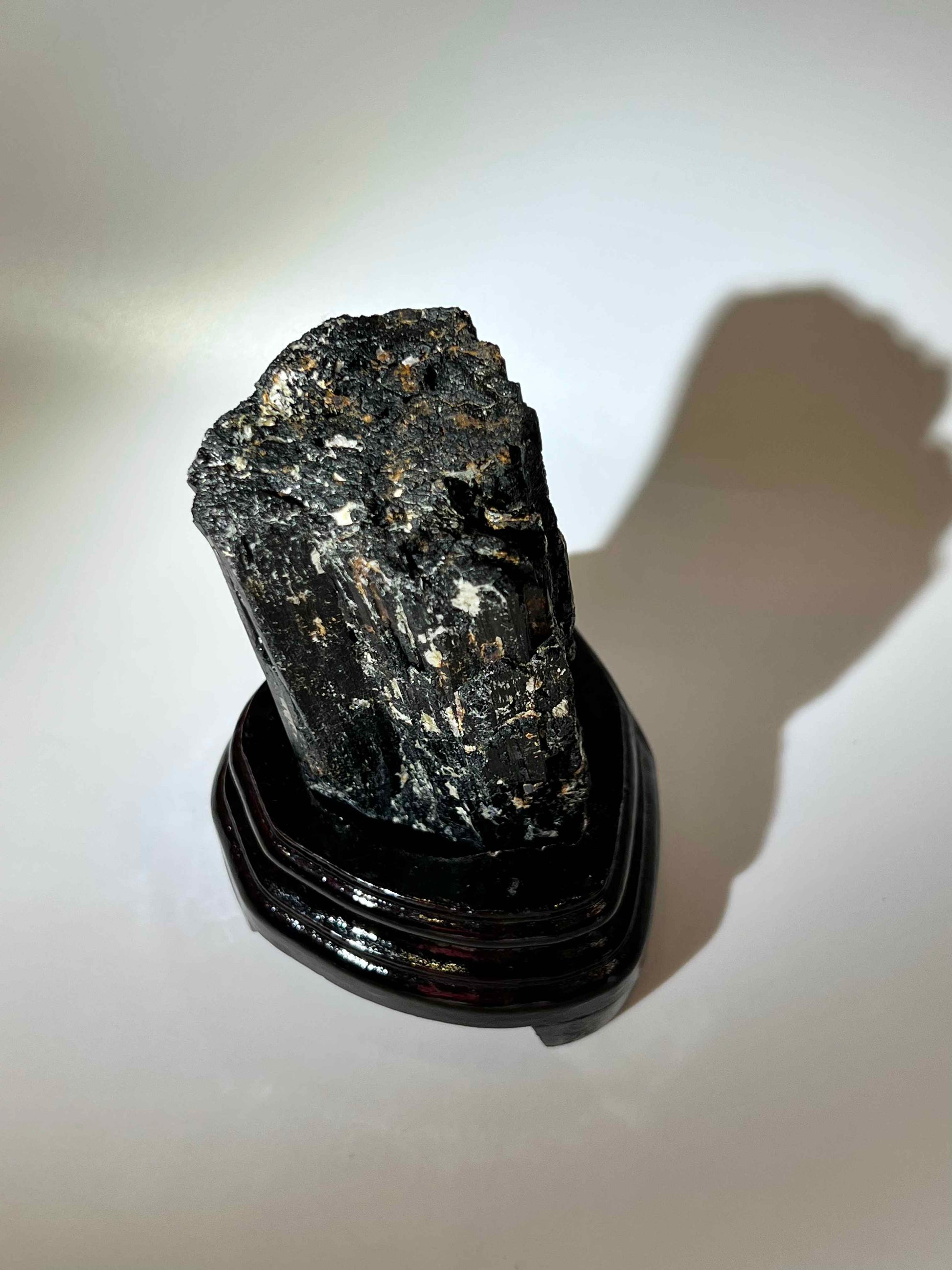 黑碧璽原石