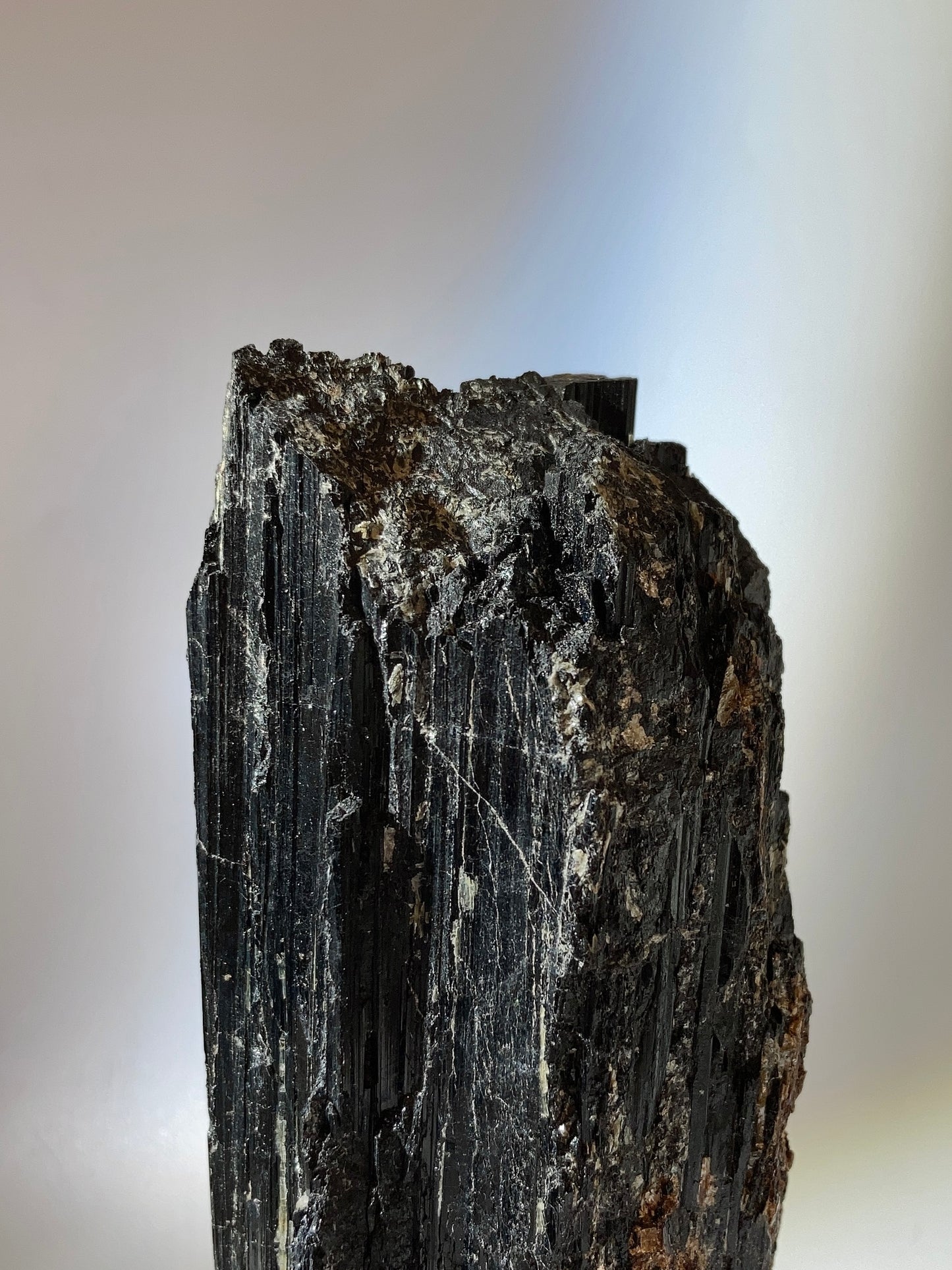 黑碧璽原石 - 𝑺𝒄𝒉𝒐𝒓𝒍  (多共生礦）